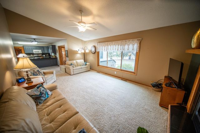 1002 Yorkshire Lane NW, Rochester, MN 55901