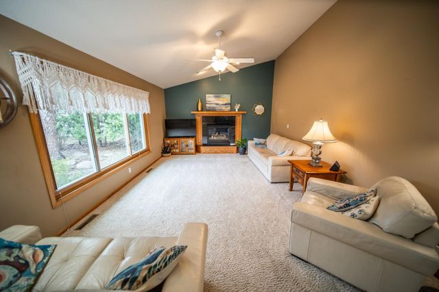 1002 Yorkshire Lane NW, Rochester, MN 55901