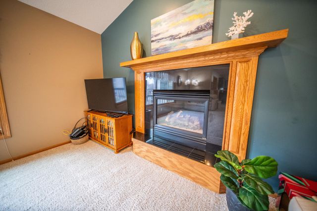 1002 Yorkshire Lane NW, Rochester, MN 55901