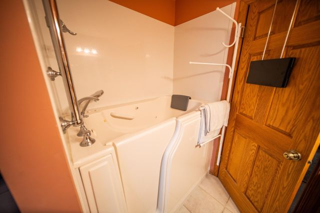 1002 Yorkshire Lane NW, Rochester, MN 55901