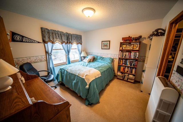 1002 Yorkshire Lane NW, Rochester, MN 55901