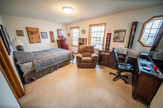 1002 Yorkshire Lane NW, Rochester, MN 55901