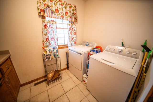 1002 Yorkshire Lane NW, Rochester, MN 55901