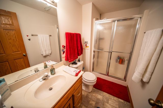 1002 Yorkshire Lane NW, Rochester, MN 55901