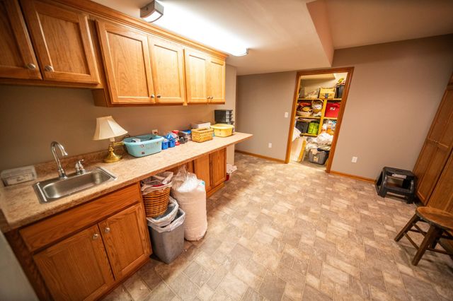 1002 Yorkshire Lane NW, Rochester, MN 55901