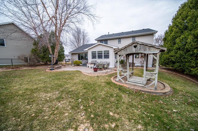 1002 Yorkshire Lane NW, Rochester, MN 55901