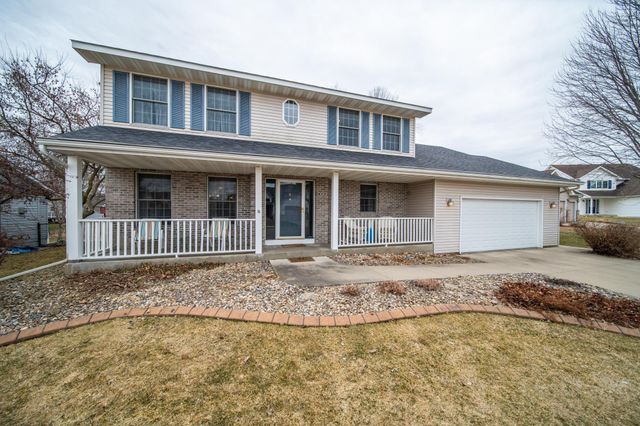 1002 Yorkshire Lane NW, Rochester, MN 55901