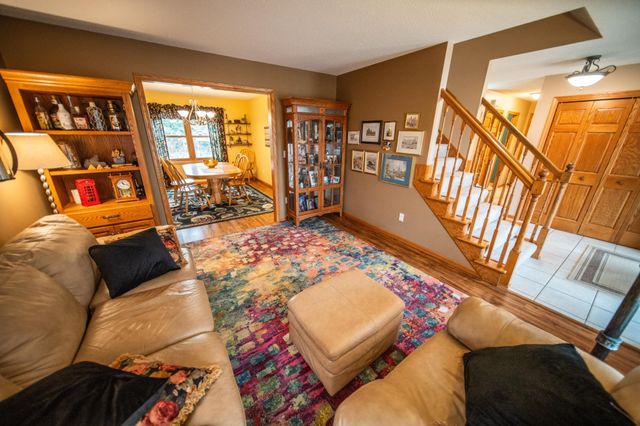 1002 Yorkshire Lane NW, Rochester, MN 55901