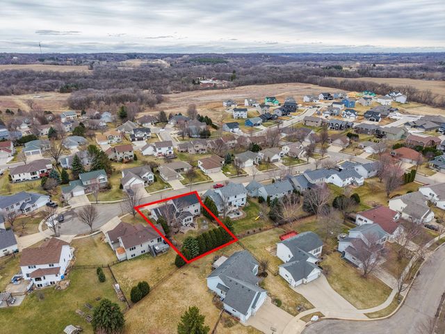 1002 Yorkshire Lane NW, Rochester, MN 55901