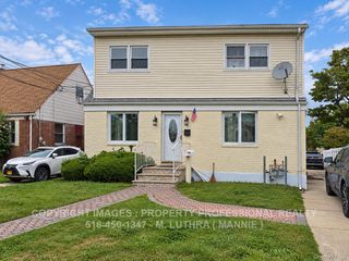 76-29 271 St. 2nd Floor, New Hyde Park, NY 11040