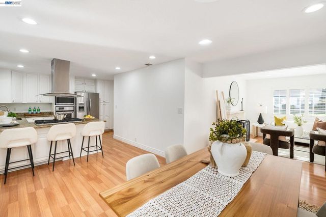 8617 Briarwood Ln, Dublin, CA 94568