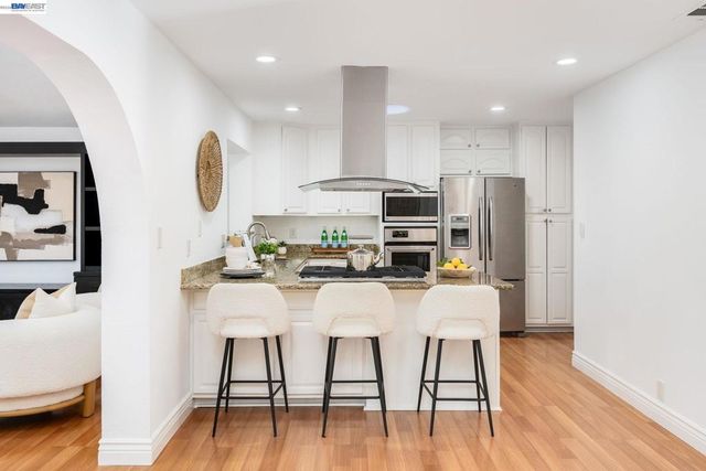 8617 Briarwood Ln, Dublin, CA 94568