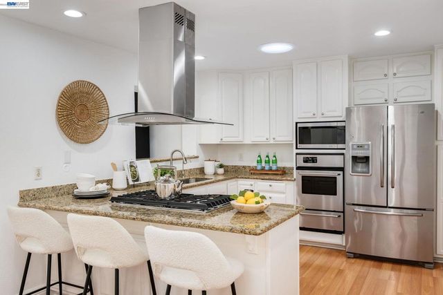 8617 Briarwood Ln, Dublin, CA 94568