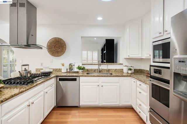 8617 Briarwood Ln, Dublin, CA 94568