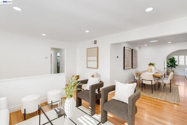 8617 Briarwood Ln, Dublin, CA 94568