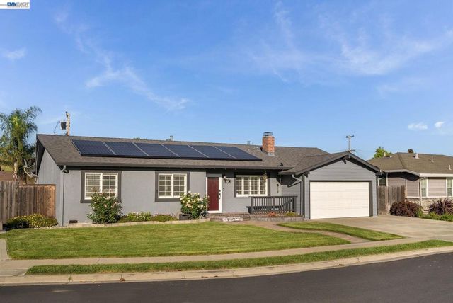 8617 Briarwood Ln, Dublin, CA 94568