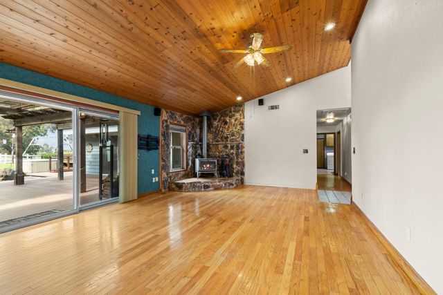 323 Elverta Meadows Ct, Elverta, CA 95626
