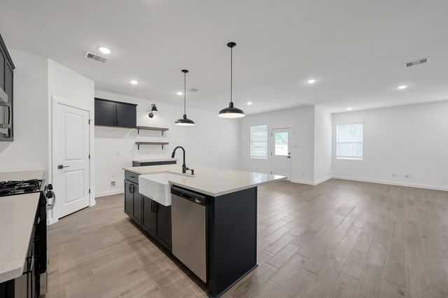 516 Monarch Trail, Huntsville, TX 77340