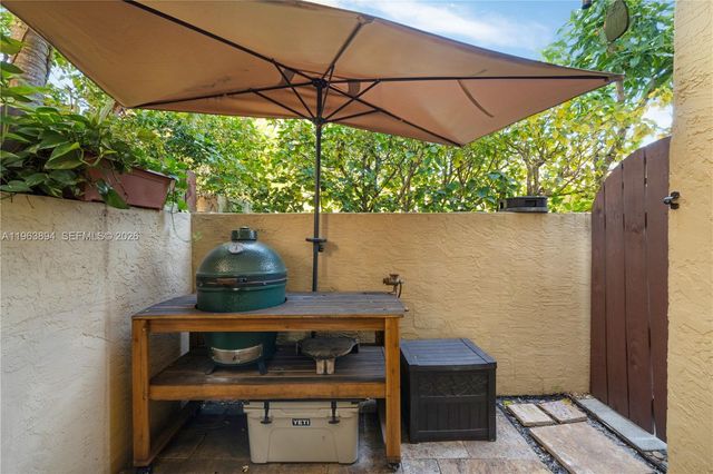 3197 Virginia St, Miami, FL 33133