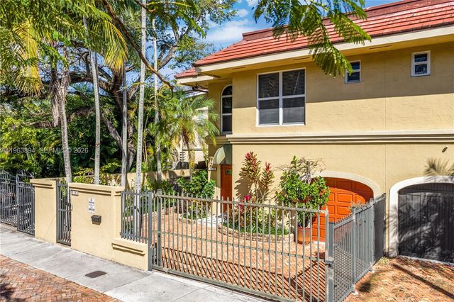 3197 Virginia St, Miami, FL 33133