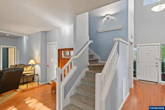 423 Stellers Eagle St NW, Salem, OR 97304
