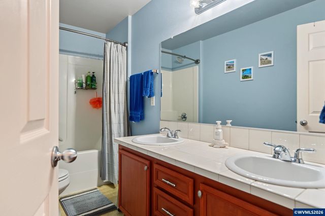 423 Stellers Eagle St NW, Salem, OR 97304