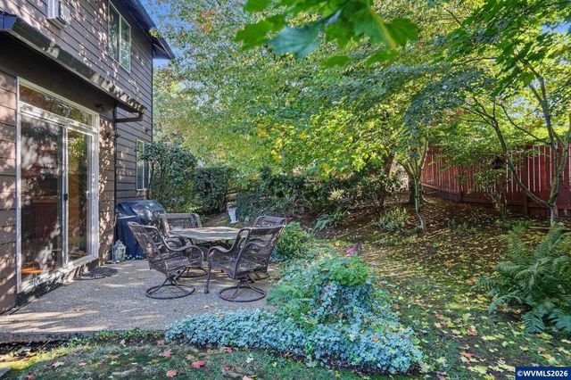 423 Stellers Eagle St NW, Salem, OR 97304