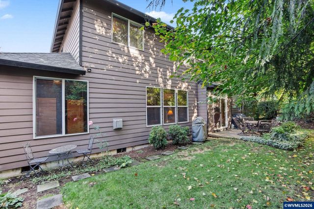 423 Stellers Eagle St NW, Salem, OR 97304