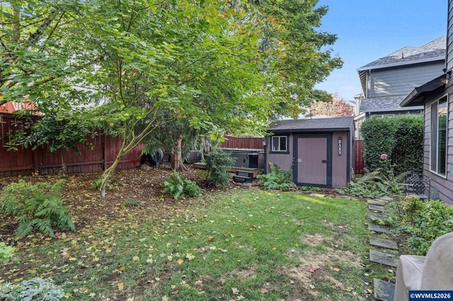 423 Stellers Eagle St NW, Salem, OR 97304