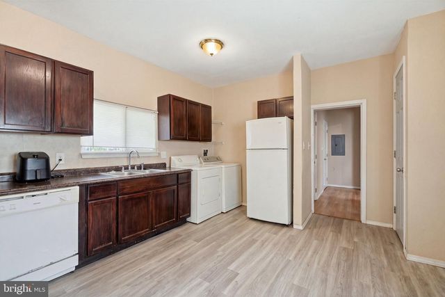 50 SUMMIT AVE, Clifton Heights, PA 19018