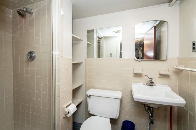6 Albert St, Waltham, MA 02453
