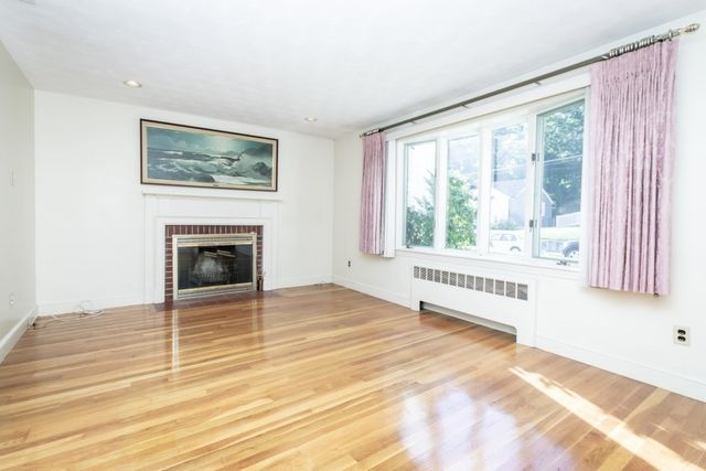 6 Albert St, Waltham, MA 02453