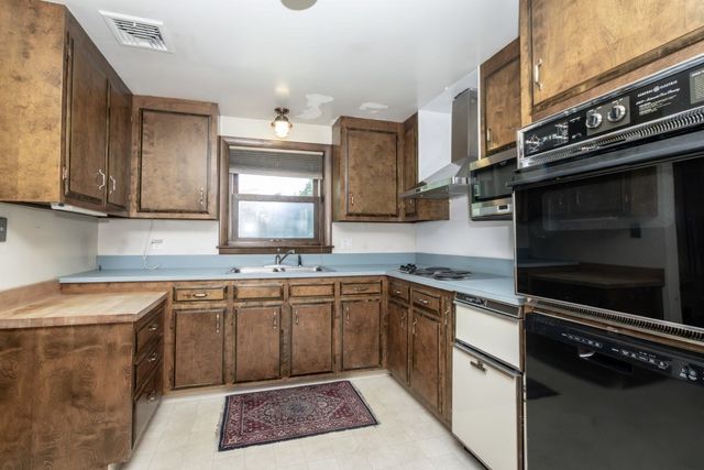 6 Albert St, Waltham, MA 02453