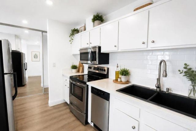3050 Rue D'orleans 404, San Diego, CA 92110