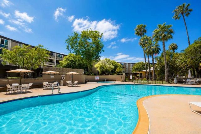 3050 Rue D'orleans 404, San Diego, CA 92110