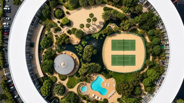 3050 Rue D'orleans 404, San Diego, CA 92110