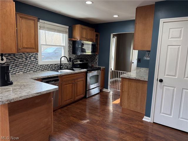 11800 Frost Road, Mantua, OH 44255