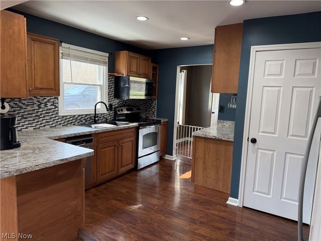 11800 Frost Road, Mantua, OH 44255