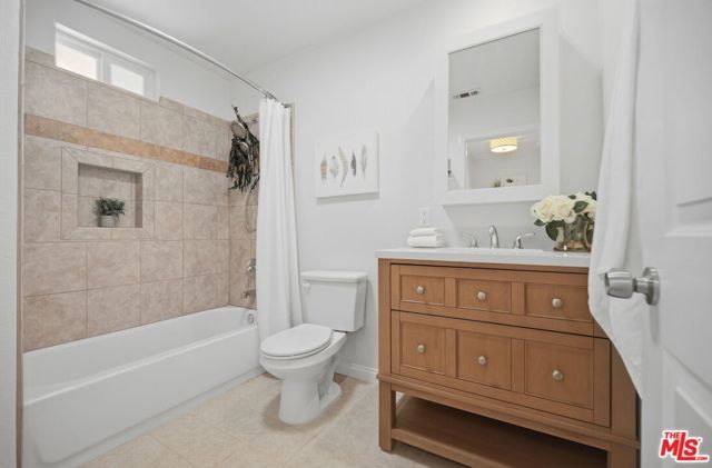 340 N La Fayette Park Place, Los Angeles, CA 90026