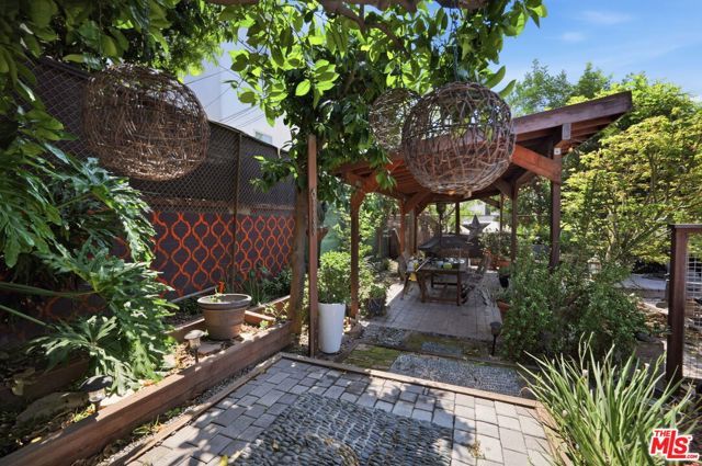 340 N La Fayette Park Place, Los Angeles, CA 90026