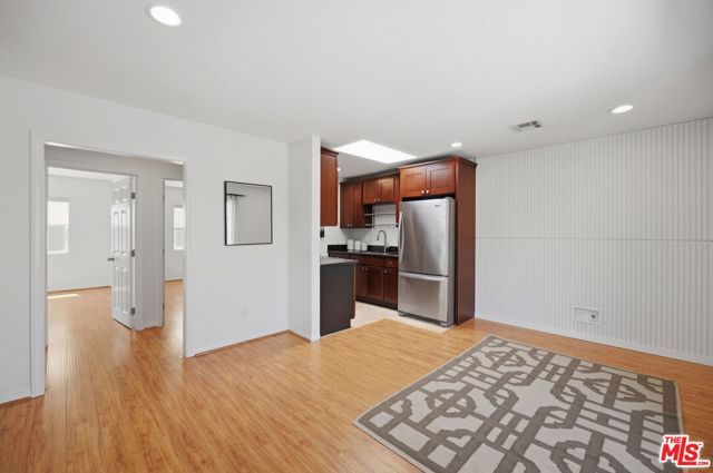 340 N La Fayette Park Place, Los Angeles, CA 90026