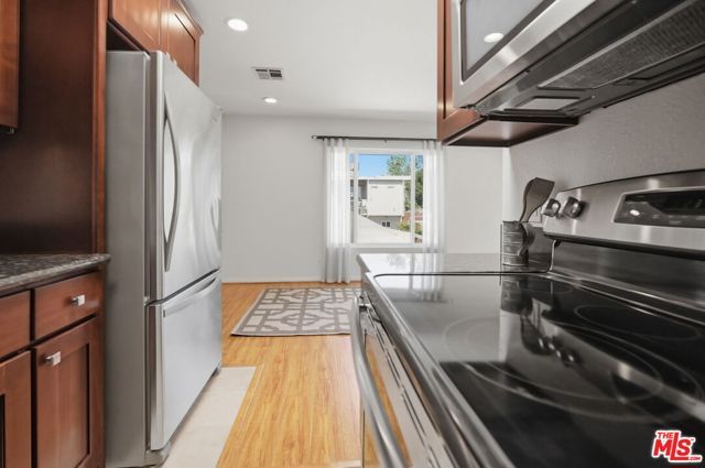 340 N La Fayette Park Place, Los Angeles, CA 90026