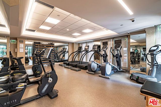 10580 Wilshire Boulevard 2, Los Angeles, CA 90024