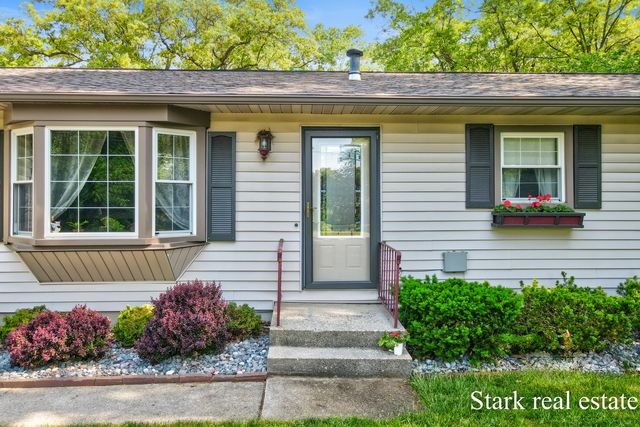 1290 Cardinal Circle Drive, Muskegon Twp, MI 49445
