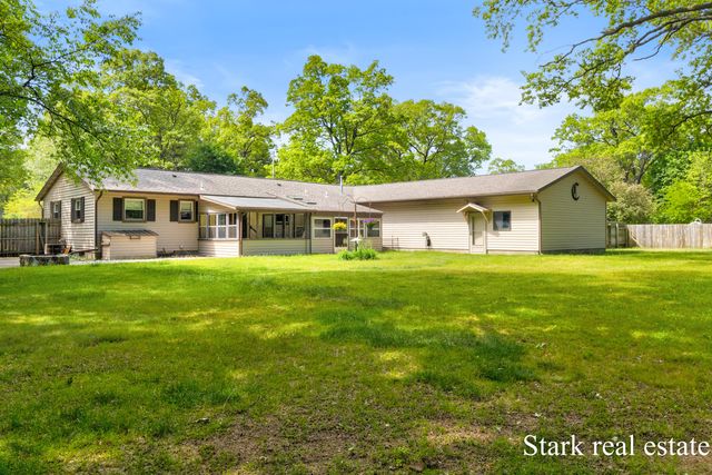 1290 Cardinal Circle Drive, Muskegon Twp, MI 49445