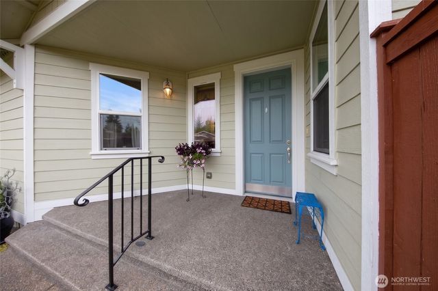 8442 Bainbridge Loop NE, Lacey, WA 98516