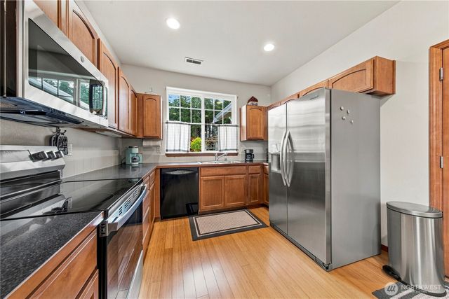 8442 Bainbridge Loop NE, Lacey, WA 98516