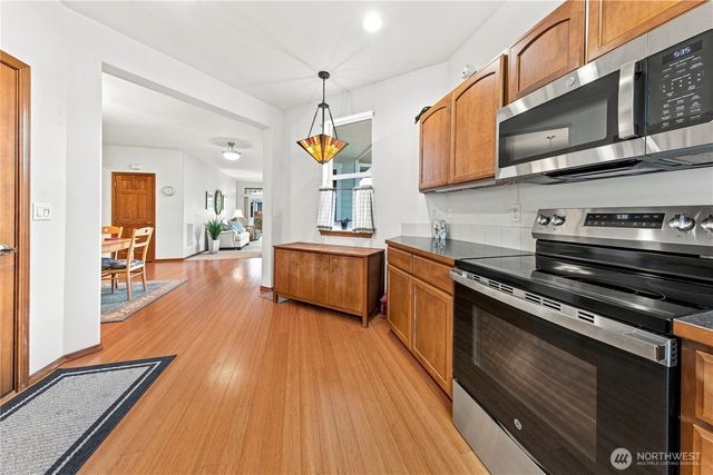 8442 Bainbridge Loop NE, Lacey, WA 98516