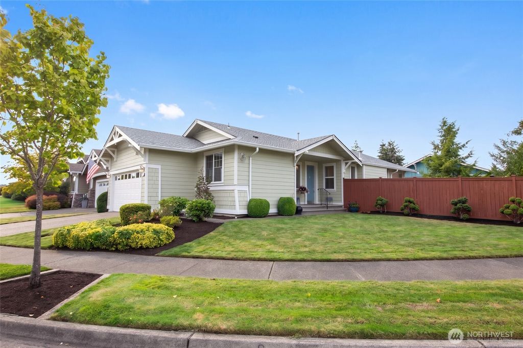 8442 Bainbridge Loop NE, Lacey, WA 98516
