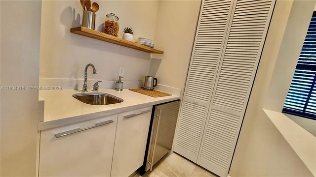 8351 NW 51st Ter 8351, Doral, FL 33166